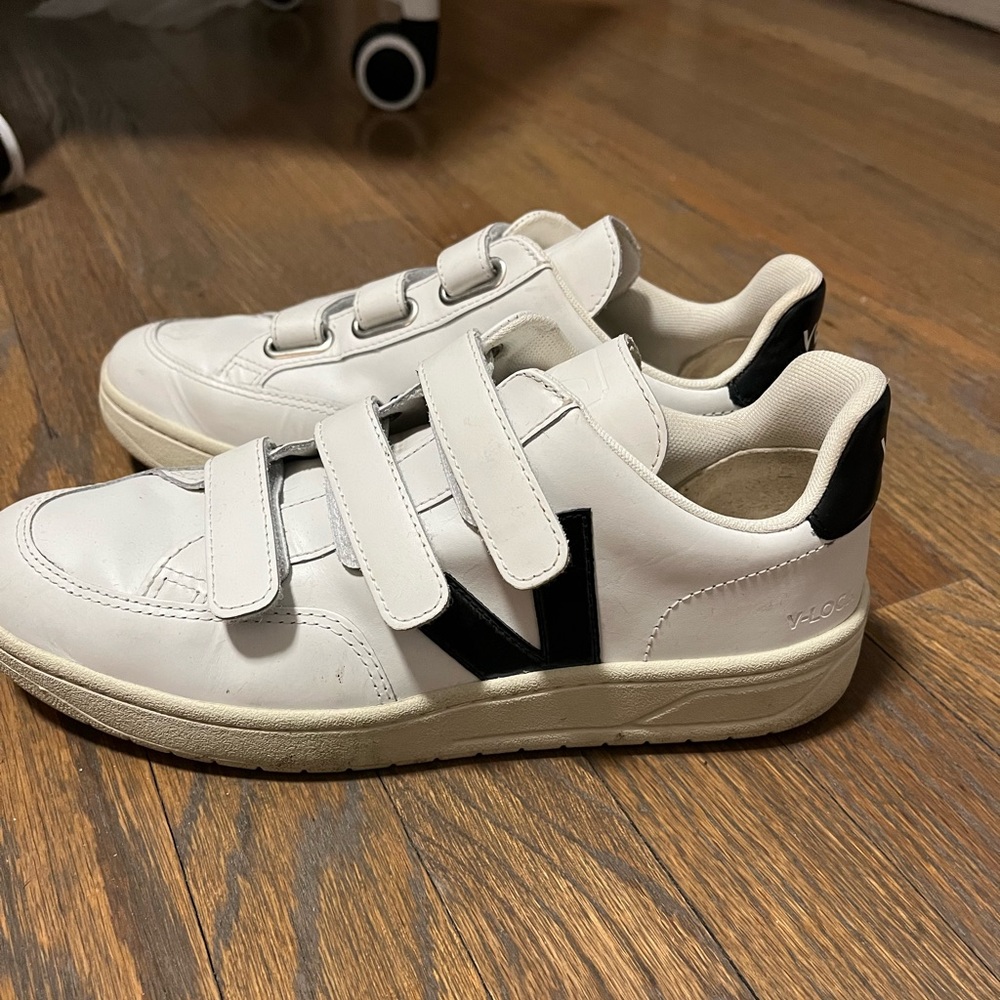 Veja V Lock Sneakers